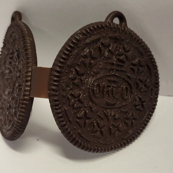 Vintage Hallmark 1986 Nabisco Oreo cookie ornament - Picture 4 of 5